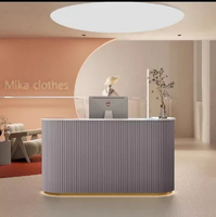 Bureau de réception moderne minimaliste en bois personnalisable, matériau MDF de haute qualité, usage commercial pour écoles, hôpitaux, hôtels, supermarchés