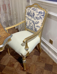 Ensemble de salle à manger en bois massif de style classique français européen antique de luxe, table et chaises - Product Image 5