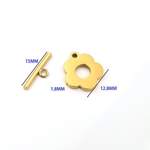 Fermoir à bascule en forme de fleur |   Connecteur OT en acier inoxydable plaqué or 18 carats en forme de fleur de prunier pour la fabrication de bijoux, bracelets et colliers DIY - Product Image 3