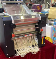 Machine de presse à nouilles de bureau commerciale haute puissance 2200W modèle 300 pâte pétrissage Cutter pâtes Ramen faisant la Machine noyau de moteur