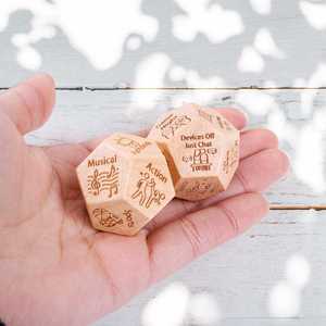 Plateau à dés en bois pour soirée romantique avec dés polyédriques à 6 faces, cadeau Saint-Valentin/anniversaire pour lui, 20 mm, idées et suggestions - Product Image 5