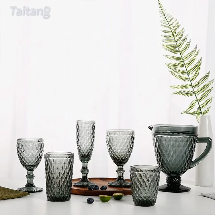 Estilo vintage atacado bebidas preto copo champanhe copos de vidro colorido goblet vidro de tiro