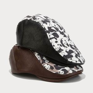 Boina de Diseño de Marca Famosa, Estilo Otoño-Invierno, con Detalles de Panda en Cuero Sintético, Parte Superior Plana - Product Image 4