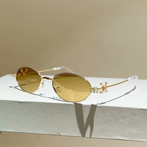 Óculos de Sol Unissex Oval com Diamantes UV400, Novo Estilo 2026, Armação Completa, para Viagem e Fotografia, Proteção UV, Lentes Transparentes para Uso Sem Maquiagem - Product Image 2