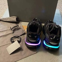 Chaussures de sport rétro en cuir véritable de qualité originale, antidérapantes, avec éclairage LED, pour hommes et femmes, pour la course à pied