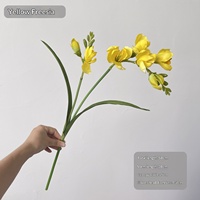 Fleur artificielle de Freesia réaliste, petite décoration de table, arrangement moderne pour l'ameublement, décoration de mariage, restaurant, aménagement paysager
