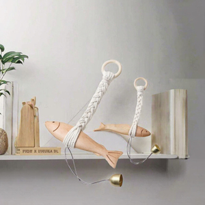 Décoration murale en bois sculpté en forme de poisson, avec corde en coton nouée, pendentif en bois fait main d'Inde - Product Image 3