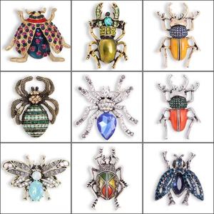 Nouvelle <span class=keywords><strong>broche</strong></span> vintage en forme de scarabée à la mode, très vendue, avec embellissement en strass, épingle décorative pour vêtements de filles - Product Image 1