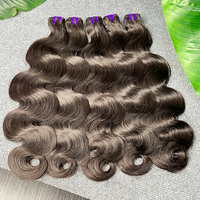 Vente en gros de mèches de cheveux humains vierges bruts de qualité 10A 12A, alignées aux cuticules, ondulées, péruviennes, à prix abordable