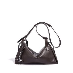 Sac à main en cuir élégant pour femme, idéal pour les voyages d'affaires, le shopping et l'usage quotidien, disponible à la vente auprès d'un fournisseur indien. - Product Image 4