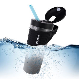 Nouveauté Blender à fruits portable pour les boissons protéinées et les milkshakes en extérieur avec bouteille d'eau à 6 lames - Product Image 4