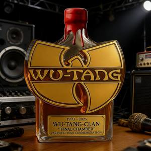 Nouvelle et populaire bouteille à whisky en borosilicate de haute qualité : <span class=keywords><strong>Wu</strong></span>-<span class=keywords><strong>Tang</strong></span> Clan Final Chamber Fawell Touring Whisky Bottle - Product Image 1