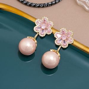 Pendientes de Plata de Ley S925 de Lujo, Nuevos, con Incrustaciones de Flores de Cerezo y Perlas, Joyería Europea y Americana con Microcirconitas - Product Image 3