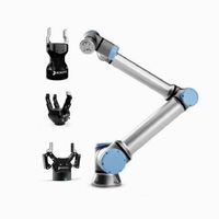 Robot collaboratif Universal Robot UR10e avec pince électrique RobotiQ pour l'entretien des machines de fraisage CNC