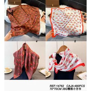 Foulard Quadrato con Stampa Ciliegie 70x70cm, Leggero Stile Seta, Accessorio Moda - Product Image 2