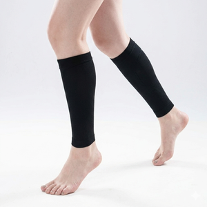 Chaussettes de compression médicale respirantes et douces 20-30 mmHg pour hommes et femmes, soutien ferme, antidérapantes, hauteur genou, récupération, prix usine CFDA - Product Image 1