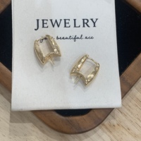 Boucles d'oreilles rectangulaires courbées en laiton brossé, plaquées or/rhodium, avec fermoirs à vis pour la fabrication de bijoux artisanaux