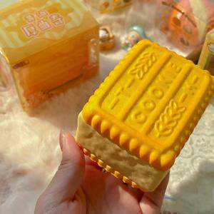 Utter Thick Cookies Slow Rebound Decompression Toy Simulation <b>Food</b> Play Pinch Music <b>Squishy</b> Soft Scented Stress Relief - Product Image 3