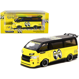 DCD สำหรับ Toyota HIACE widebody Van RHD สีเหลืองสีดำกับ 'mooneyes Team van' & 'hobby43' กราฟิก1/43 Diecast ของเล่น