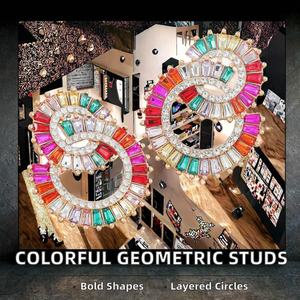 Boucle d'oreille à clous tendance en alliage, style vintage classique, multicouche, géométrique, à entrelacement circulaire, avec incrustation de strass de couleur intense, pour anniversaire - Product Image 2