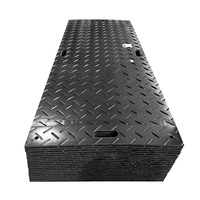 Tapis de protection au sol modulaires en PE, système d'interverrouillage, installation facile, découpe pour routes temporaires, chemins piétonniers, usage industriel