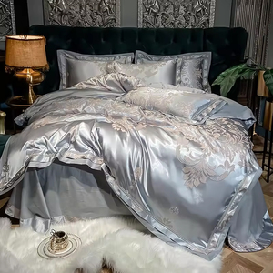 Edredón de satén plegado de 4 piezas de estilo clásico de corte personalizado juegos de cama de lujo para el hogar del hotel - Product Image 3
