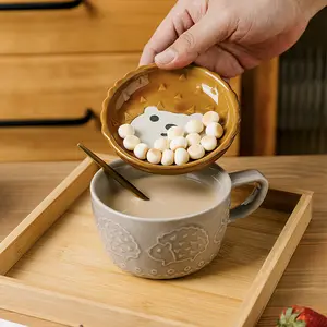 Özel karikatür seramik kedi ve köpek kapaklı kupalar Set süt çay için mükemmel hediye porselen kahve fincanı kahvaltı grip bölümü