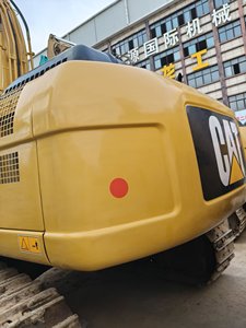 รถขุดตีนตะขาบ CAT 330 D2L มือสอง ขนาด 30 ตัน พร้อมใช้งาน ระบบไฮดรอลิกที่มีความเสถียร ห้องคนขับกว้างขวาง เหมาะสำหรับงานก่อสร้าง - Product Image 3