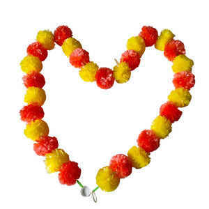 Guirlandes de marigolds pour décorations de mariage indien, guirlande de pompons jaunes et rouges en plastique pour mariages, Halloween, Pâques - Product Image 3