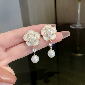 Camellia Luxury Designer Jewelry Collection Boucles d'oreilles pendantes en acier inoxydable avec strass et perles de fleurs Dernier <span class=keywords><strong>catalogue</strong></span> - Product Image 6