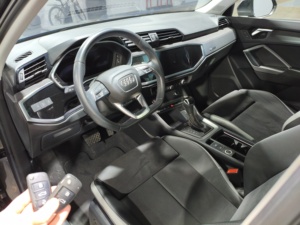 <span class=keywords><strong>Audi</strong></span> <span class=keywords><strong>Q3</strong></span> 1.4T <span class=keywords><strong>2022</strong></span> Turbo Automático <span class=keywords><strong>SUV</strong></span> con Volante a la Izquierda, Gasolina, Asientos de Cuero, Techo Panorámico, 11960 Millas, Auto Usado de China - Product Image 4