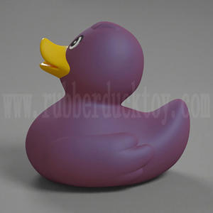 7cm Werbe lila Gummi ente mit benutzer definierten Logo-Aufdruck, quietschende Baby lila Bad Ente Spielzeug, <span class=keywords><strong>Promo</strong></span> schwimmende Vinyl lila Ente - Product Image 3