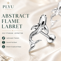 Piercing de Titanio ASTM F136 G23 con Diseño de Pez Koi, Rosca Interna, Parte Trasera Plana, para Hélice, Tragus, Nariz y Cartílago