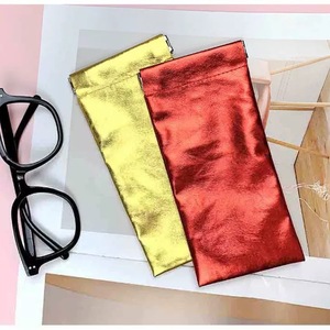 <span class=keywords><strong>Estuche</strong></span> <span class=keywords><strong>para</strong></span> Gafas de Sol de Cuero PU con Logotipo Personalizado, <span class=keywords><strong>Estuche</strong></span> <span class=keywords><strong>para</strong></span> Gafas de Sol Rectangular Clásico en Dorado y Plateado, Venta al por Mayor - Product Image 4