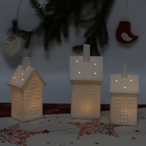 Nuevo diseño de quemador de vela de cerámica iluminado Casa de porcelana de Navidad - Product Image 4