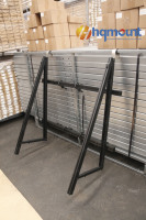 Support de montage triangulaire pour balcon extérieur en aluminium anodisé durable, solaire, plug-and-play, durée de vie de 25 ans, pour une présentation d'herbes aromatiques peu encombrante