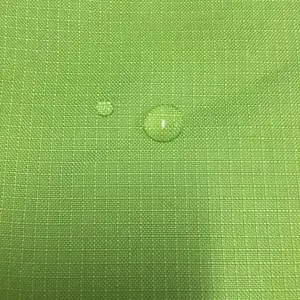 Wasserdichtes und atmungsaktives Polyester-Ripstop-Oxford-Gewebe mit PU-Beschichtung
