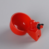 Bebedero Automático para Pollos Weinier Nuevo, de Plástico Rojo y Blanco, con Tubo de 95 mm y 2 Años de Garantía