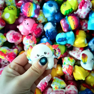 ของเล่นบอลบีบอัดโฟม PU ขนาด 2 นิ้ว รูปทรงอ็อกโซโลตล์ สีสันสดใส บรรจุในแคปซูล บีบแล้วคืนตัวช้า ช่วยคลายเครียด เหมาะสำหรับเด็กอายุ 5-7 ปี ใช้ได้ทั้งเด็กชายและเด็กหญิง - Product Image 3