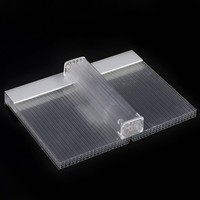 Plaque en polycarbonate multicouche à design moderne, protégée contre les UV, avec verrouillage en U, épaisseur de 8 à 30 mm et garantie de 10 ans pour les toitures d'hôtels