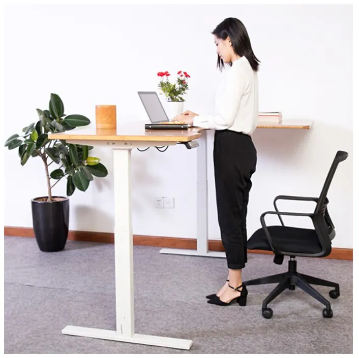 Ayakta masaüstü sözleşmeli tarzı ayarlanabilir kaldırma bambu masa ofis ev bambu fabrika bambu kaldırma masası için