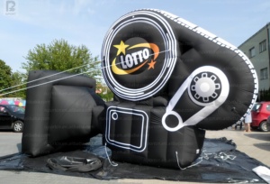 Modello Gonfiabile Gigante Personalizzato con Logo per Pubblicità, Attrezzatura Fotografica e Video, Ideale per Eventi Cinematografici - Product Image 4
