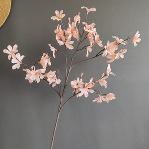 Nuevo Diseño de Flores Artificiales de Seda Rosa de 82 cm, Ramas de Flores Artificiales para Decoración de Hoteles, Hogares, Bodas y Navidad - Product Image 4