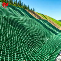 Георешетка из HDPE, толщина 1,2 мм и 1,4 мм, высота ячеек 100/150 мм для стабилизации и защиты склонов вокруг сточных баков