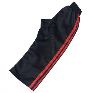 Pantalons de MMA, de kick-boxing et de Muay Thai de haute qualité avec panneaux latéraux rouges - Couleur et logo personnalisés, 100% polyester pour l'entraînement aux arts martiaux - Product Image 4