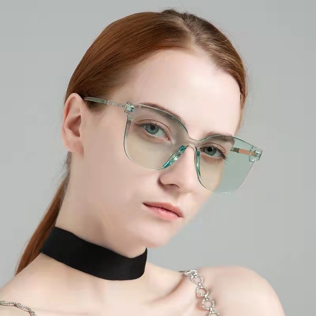 2024 Fashion Oversized Rimless Frame Sunglasses Transparent Color Lens Square Vintage Luxury Rhinestone Diamond Women Sunglasses
