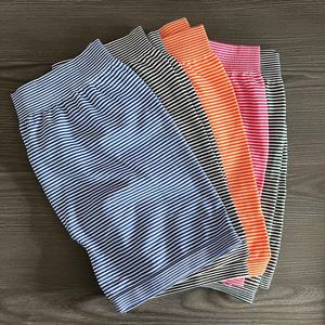 Professional Manufacture Casual Fitness Short <strong>Leggings</strong> for <strong>Women</strong> Girls Stretchy One Size with Striped <strong>Patterned</strong> Design - Product Image 4