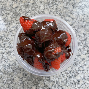 Glace artisanale 14oz à la fraise entière, au chocolat Nutella et aux noix, saveur mûre, modèle personnalisé, mignonne et originale - Product Image 4