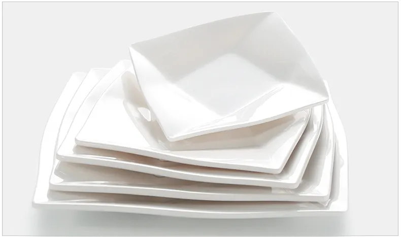 Пластиковые тарелки с меламиновым белым зарядным устройством