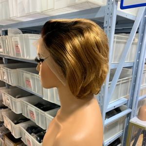 Bán buôn ngắn PIXIE cắt tóc Trinh Nữ Ấn Độ tóc con người 13X4 đầy đủ ren phía trước tóc giả màu 1B/27 tóc xoăn cho phụ nữ - Product Image 1